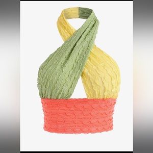 Multicolor halter top.